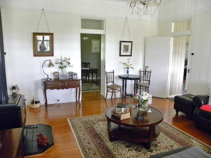 4 Moffitt Court, Maleny QLD 4552