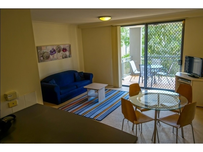 20/300 Sir Fred Schonell Drive, St Lucia QLD 4067
