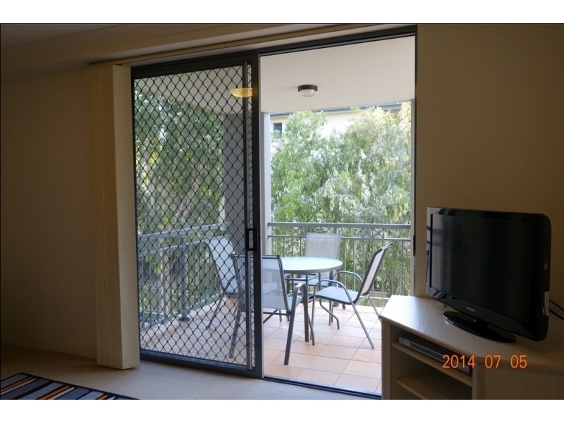 20/300 Sir Fred Schonell Drive, St Lucia QLD 4067
