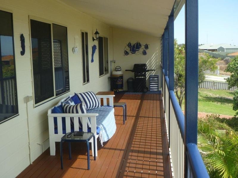 14 Larwood Elbow, Seabird WA 6042