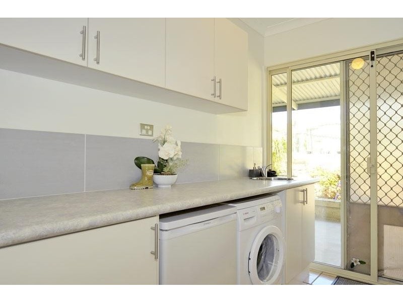 14 Larwood Elbow, Seabird WA 6042