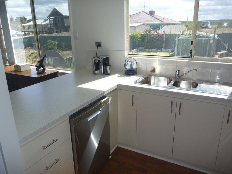 14 Larwood Elbow, Seabird WA 6042