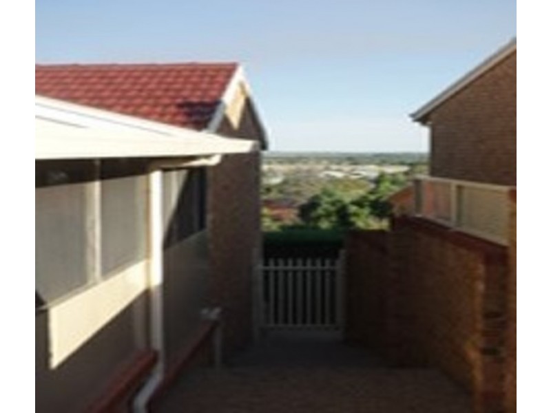 25B Holmes Cres, Griffith NSW 2680