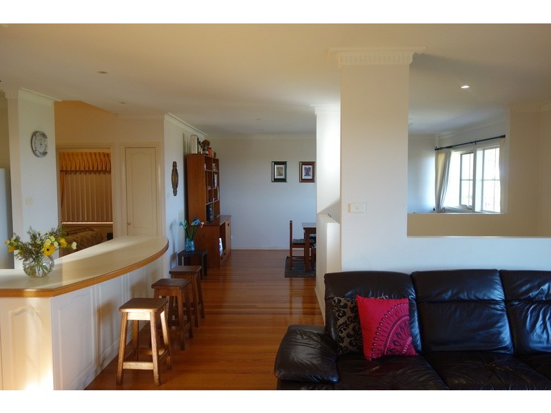 25B Holmes Cres, Griffith NSW 2680