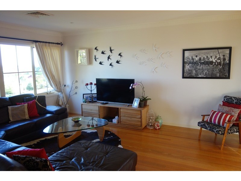 25B Holmes Cres, Griffith NSW 2680