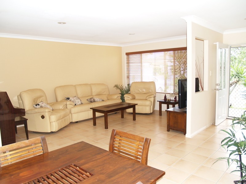 33 Lancewood  Circuit, Robina QLD 4226