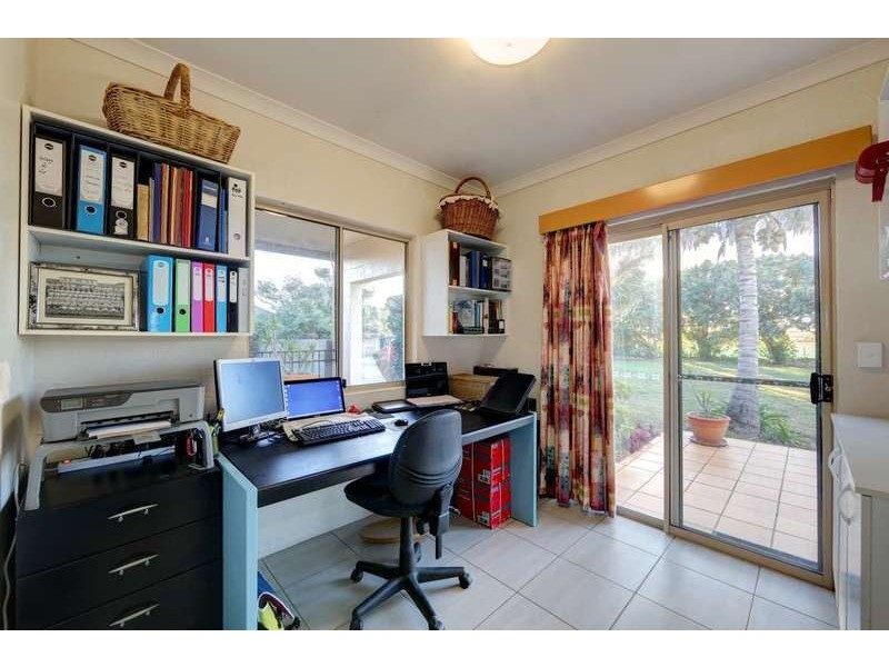 210 Shelley St, Mon Repos QLD 4670