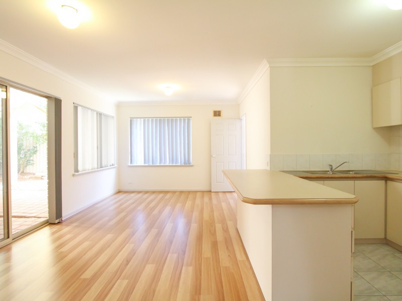 4/2 Jane Road, Applecross WA 6153