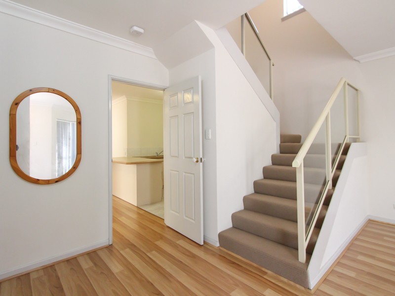 4/2 Jane Road, Applecross WA 6153