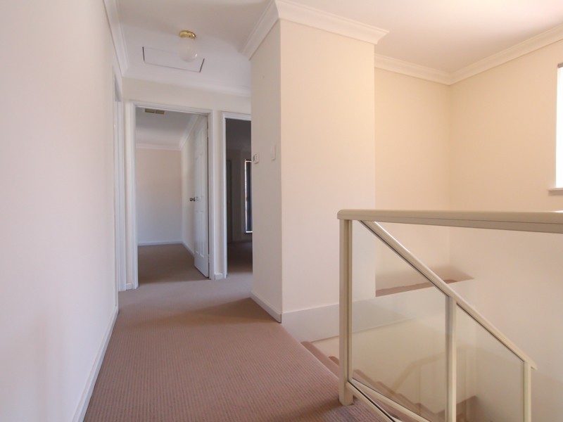 4/2 Jane Road, Applecross WA 6153