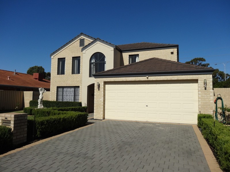64 Bremner Circle, Canning Vale WA 6155