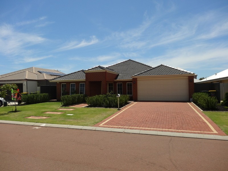 10 Solander Street, Harrisdale WA 6112