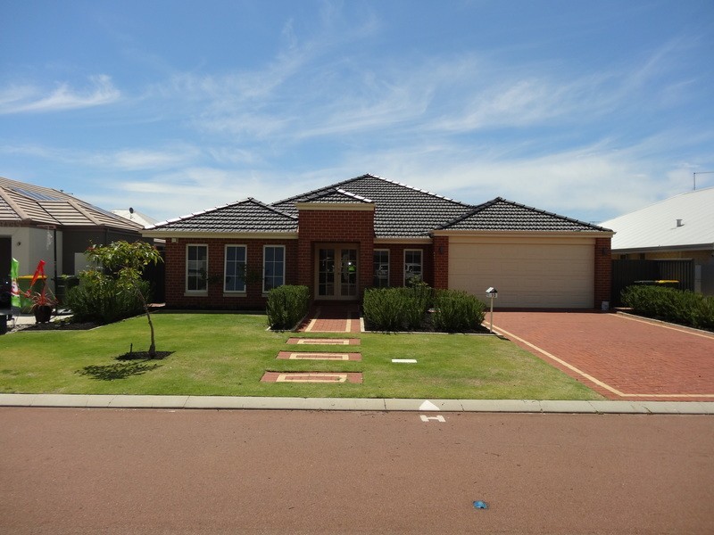 10 Solander Street, Harrisdale WA 6112