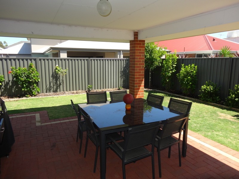 10 Solander Street, Harrisdale WA 6112