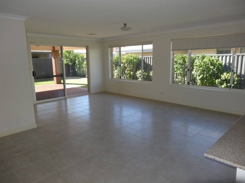 10 Solander Street, Harrisdale WA 6112