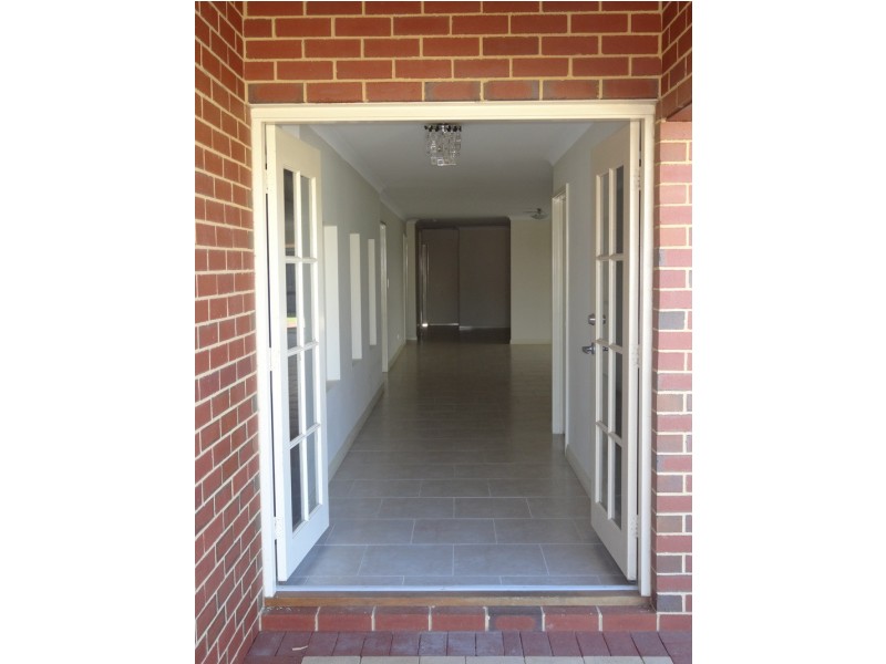 10 Solander Street, Harrisdale WA 6112