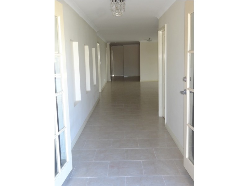 10 Solander Street, Harrisdale WA 6112