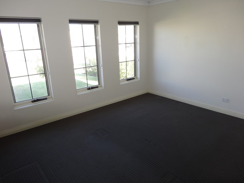 10 Solander Street, Harrisdale WA 6112