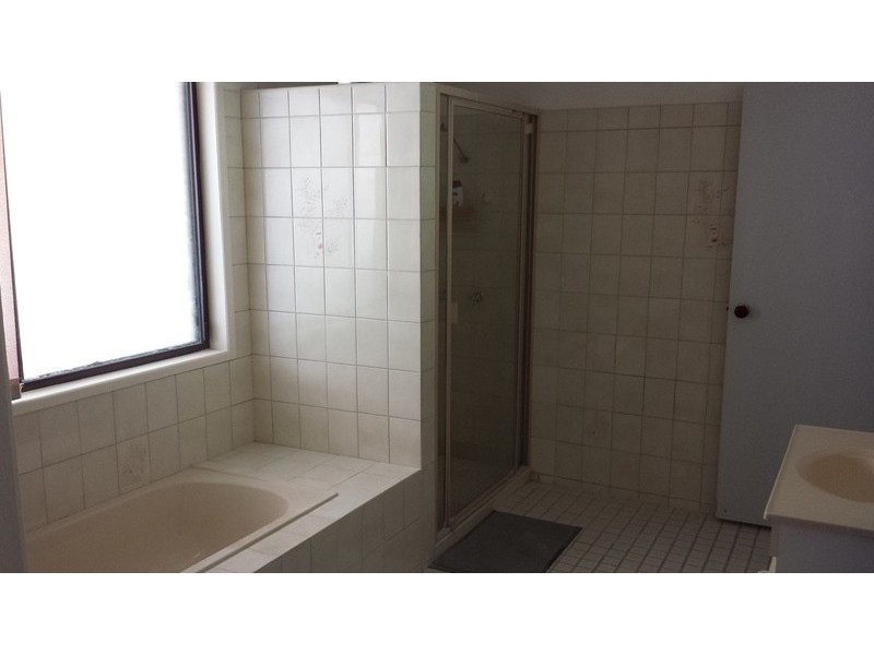 37 OAK TREE  COURT, Cedar Grove QLD 4285