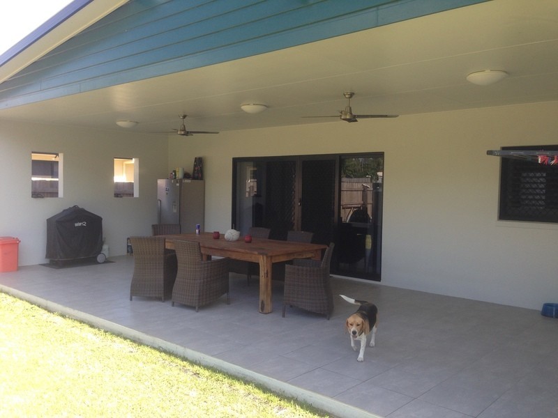 8 Aviland Drive, Seaforth QLD 4741
