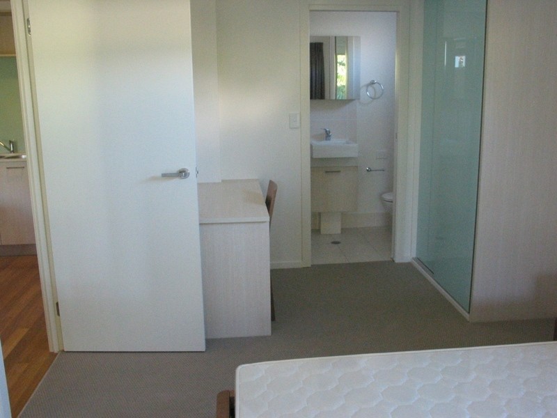 221 Sir Fred Schonell Drive, St Lucia QLD 4067