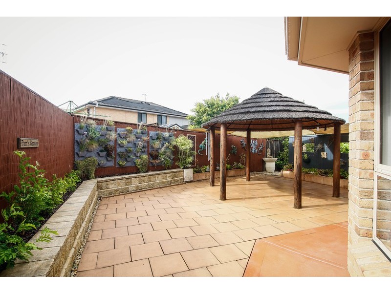 42 Scarborough Place, Bateau Bay NSW 2261