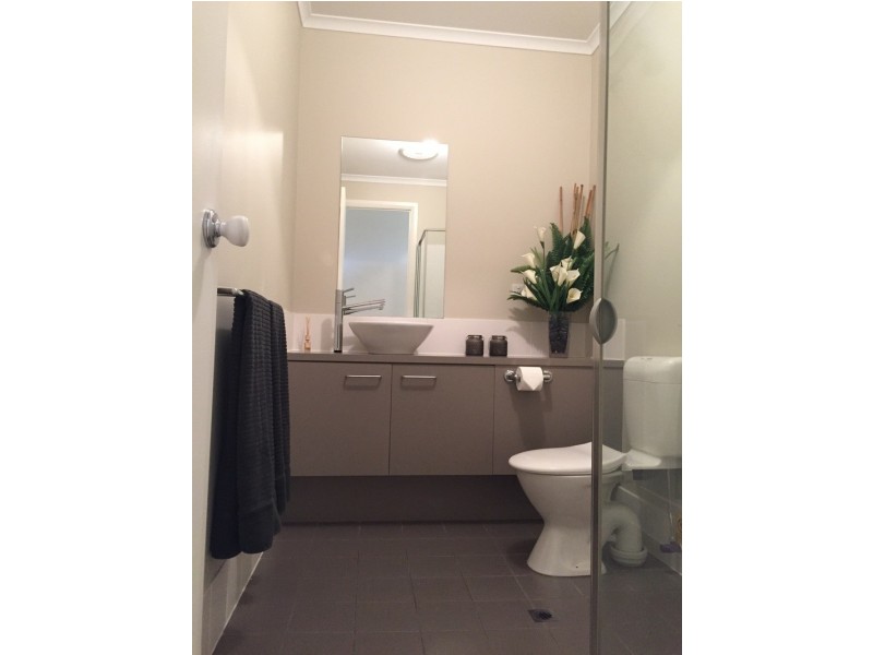 8 Hummock Lane, Mawson Lakes SA 5095