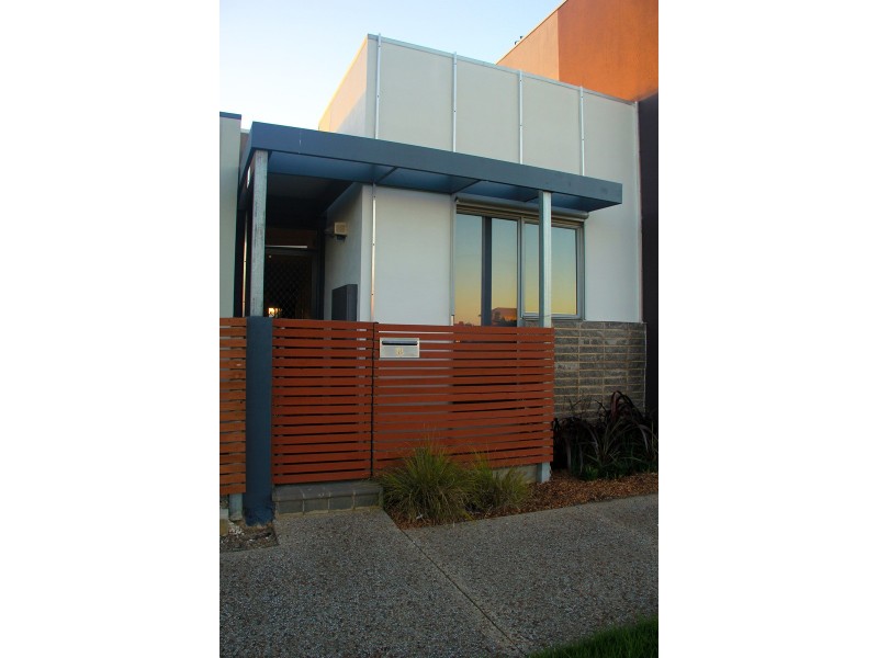 8 Hummock Lane, Mawson Lakes SA 5095