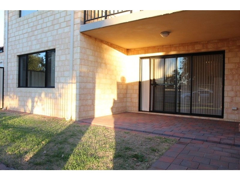 10/15 Station St, Cannington WA 6107