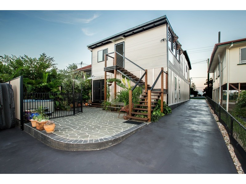 15 Victoria Ave, Woody Point QLD 4019