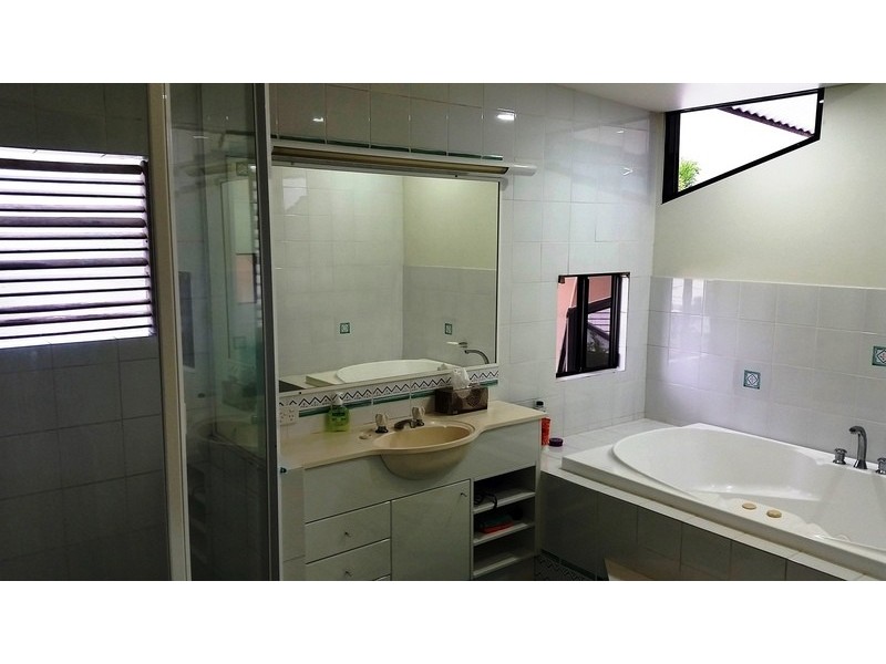124 Mooloolah Drive, Minyama QLD 4575