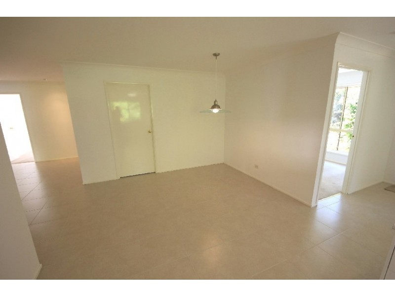 17 Mirrigan Ct, Petrie QLD 4502