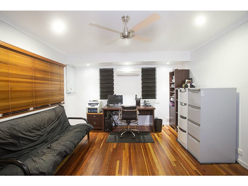 17 Macrossan, East Mackay QLD 4740