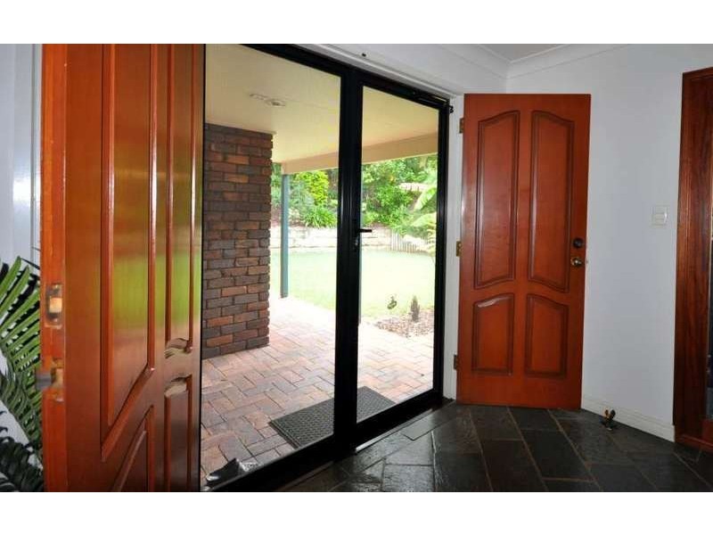 4 Summit Crs, Carrara QLD 4211