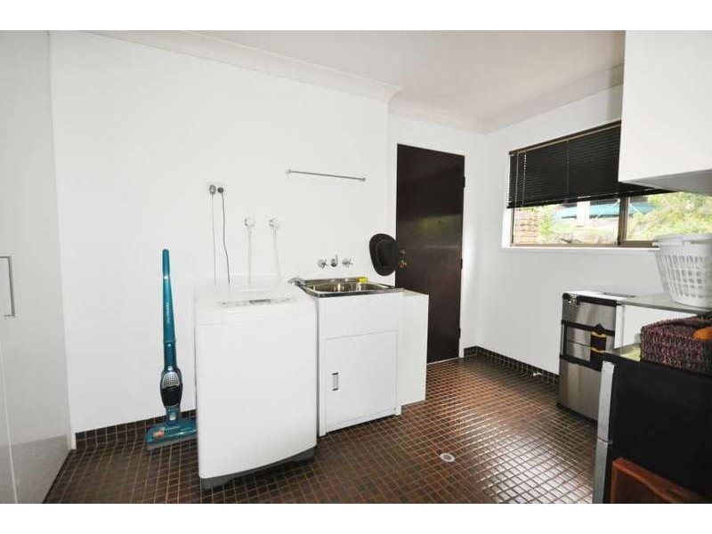 4 Summit Crs, Carrara QLD 4211