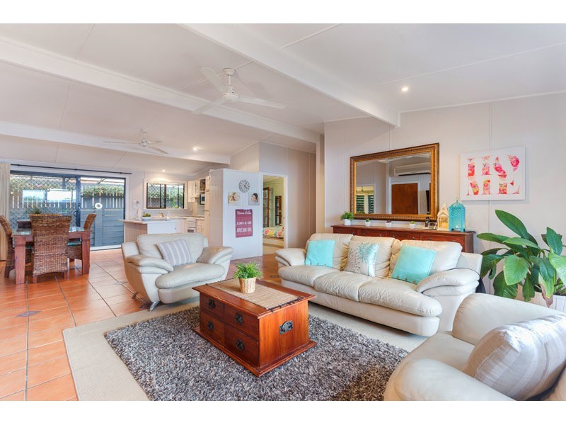 76 Blackheath Road, Oxley QLD 4075