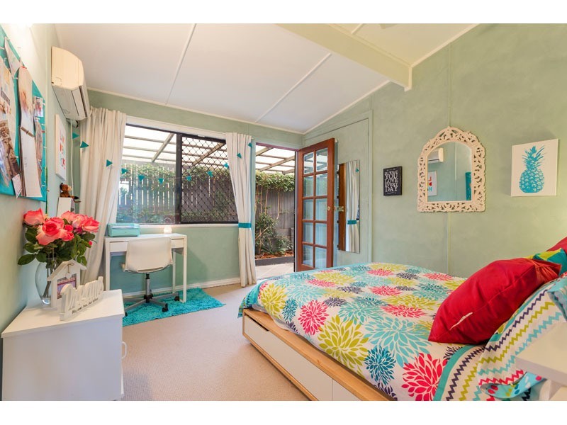 76 Blackheath Road, Oxley QLD 4075