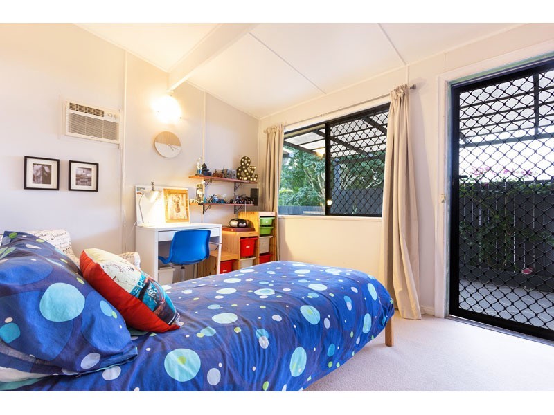 76 Blackheath Road, Oxley QLD 4075