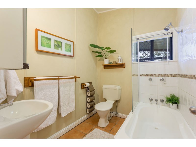 76 Blackheath Road, Oxley QLD 4075