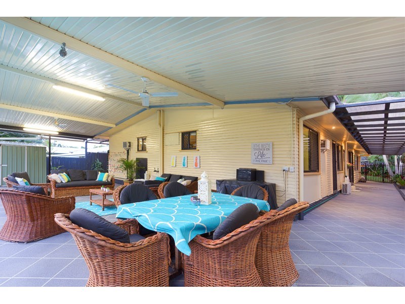 76 Blackheath Road, Oxley QLD 4075