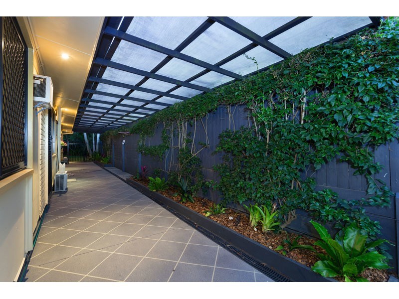 76 Blackheath Road, Oxley QLD 4075