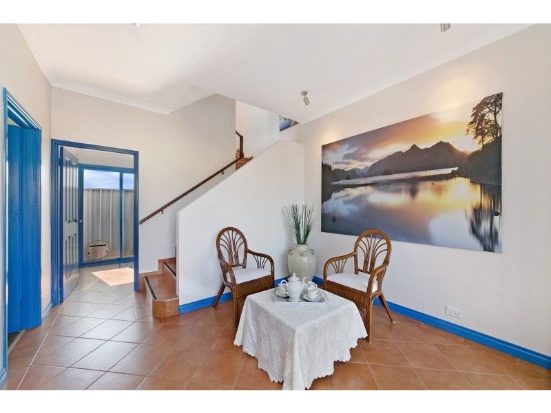 8/12 Boyd Cres, Hamilton Hill WA 6163