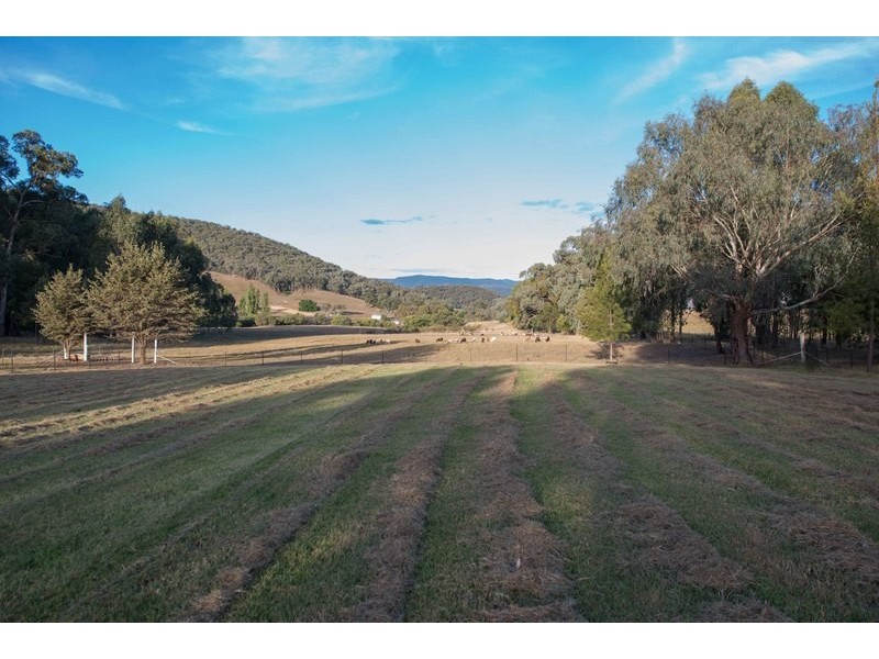 616 Hellhole Creek Road, Kergunyah VIC 3691