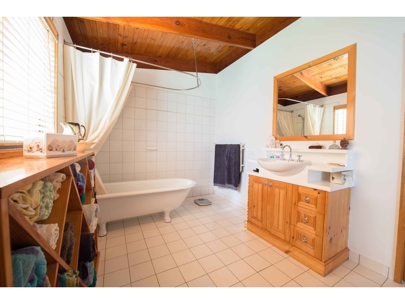 616 Hellhole Creek Road, Kergunyah VIC 3691