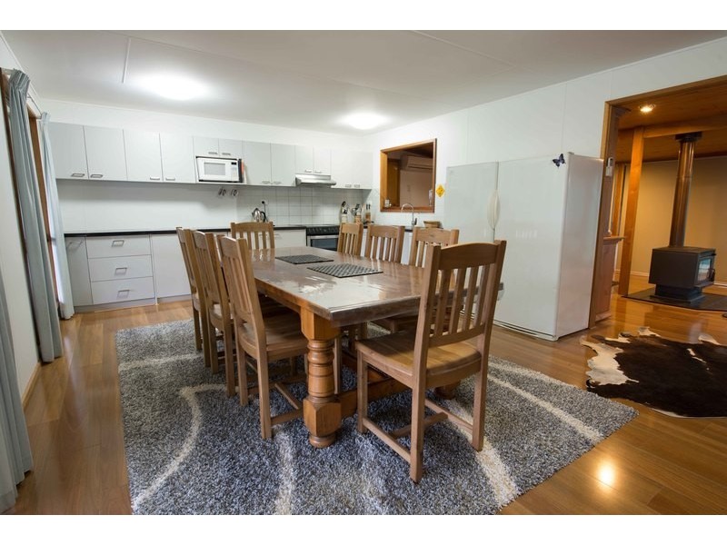 616 Hellhole Creek Road, Kergunyah VIC 3691