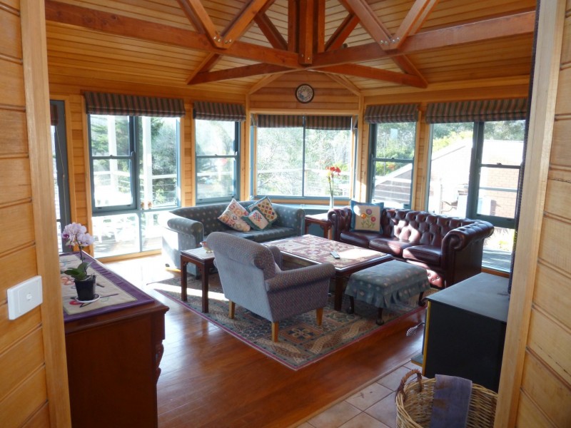 4 Cindy Court, Bright VIC 3741