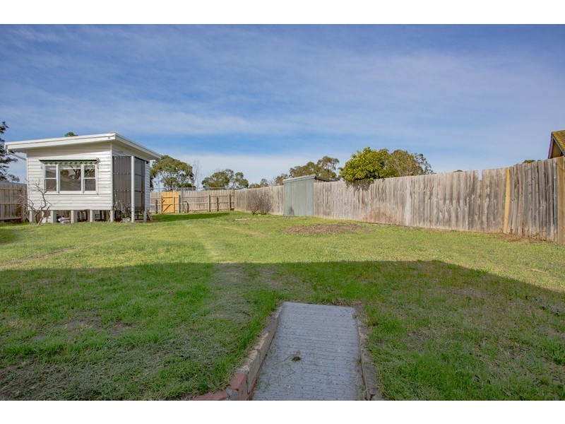 10 Honeysuckle St, Frankston North VIC 3200