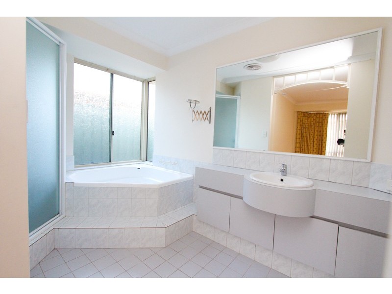 5 Drogheda Way, Waterford WA 6152