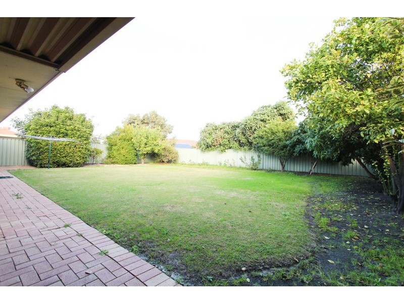 5 Drogheda Way, Waterford WA 6152