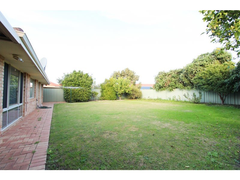 5 Drogheda Way, Waterford WA 6152